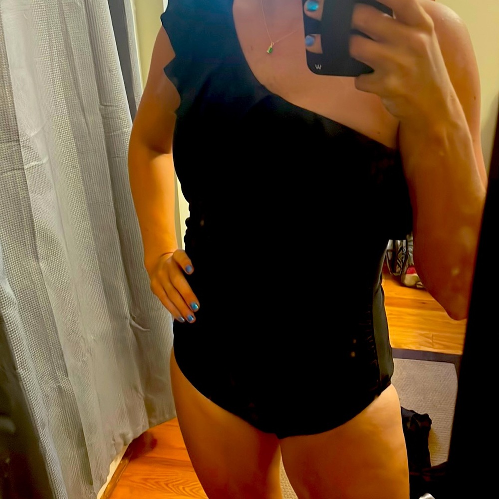 Amazon ONE PIECE SWIM